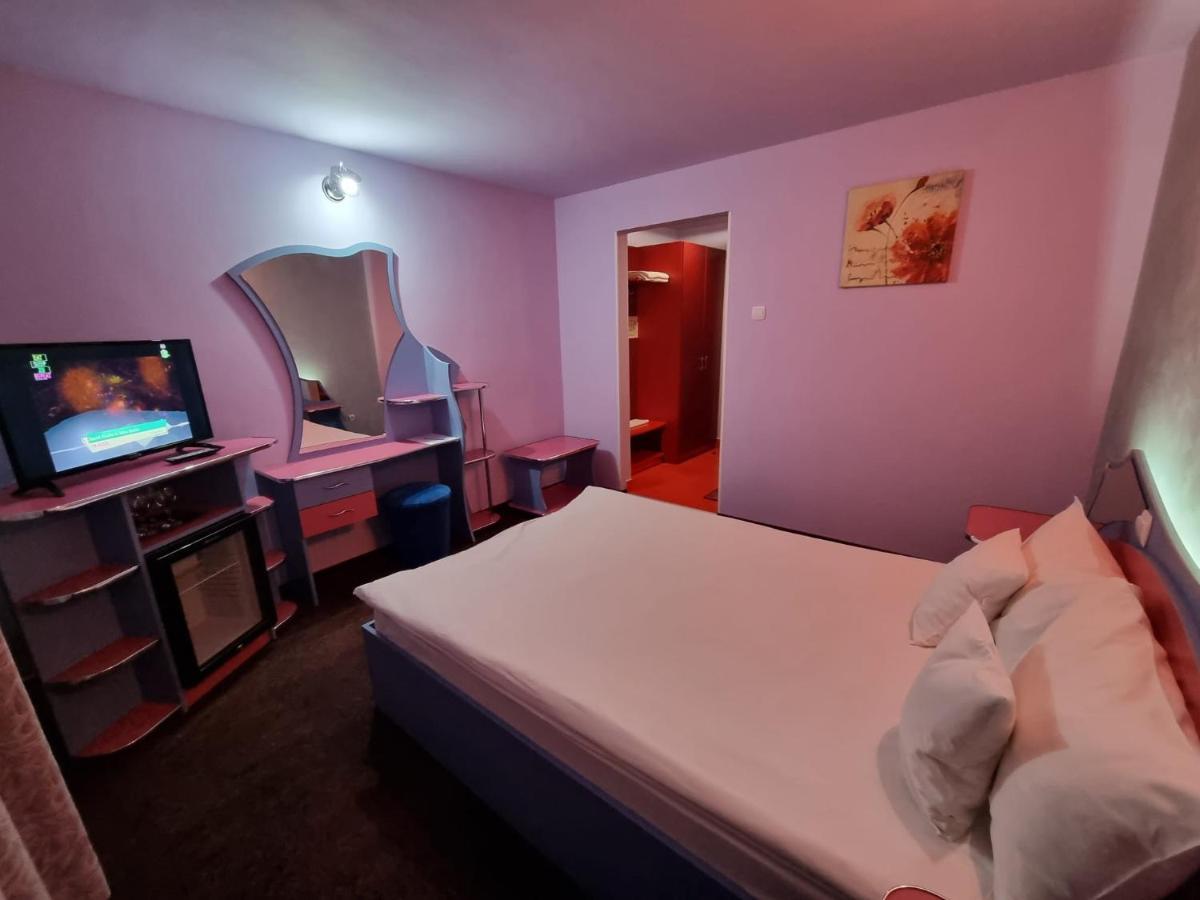 Cîmpeni Hotel Yax מראה חיצוני תמונה