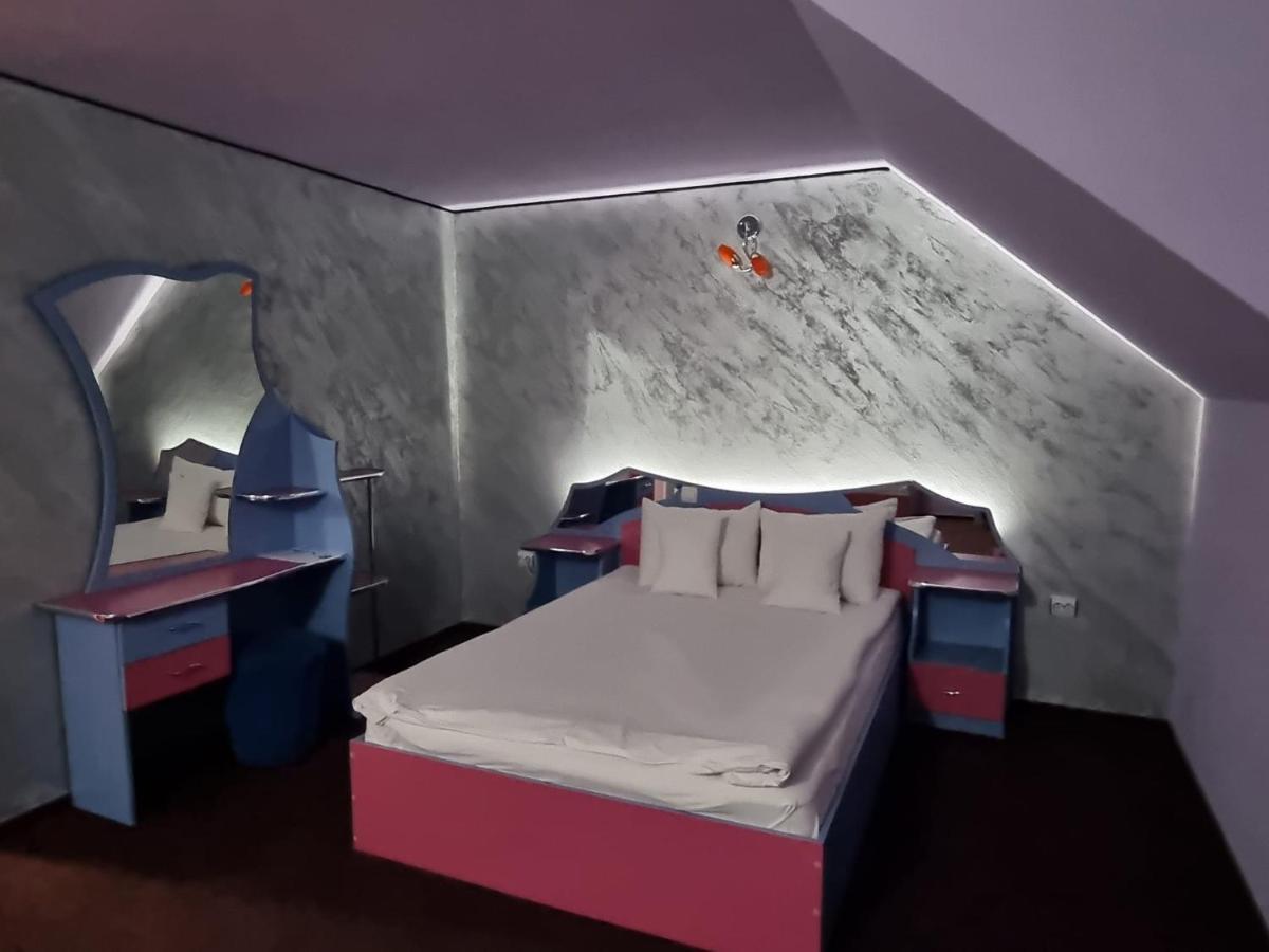 Cîmpeni Hotel Yax מראה חיצוני תמונה