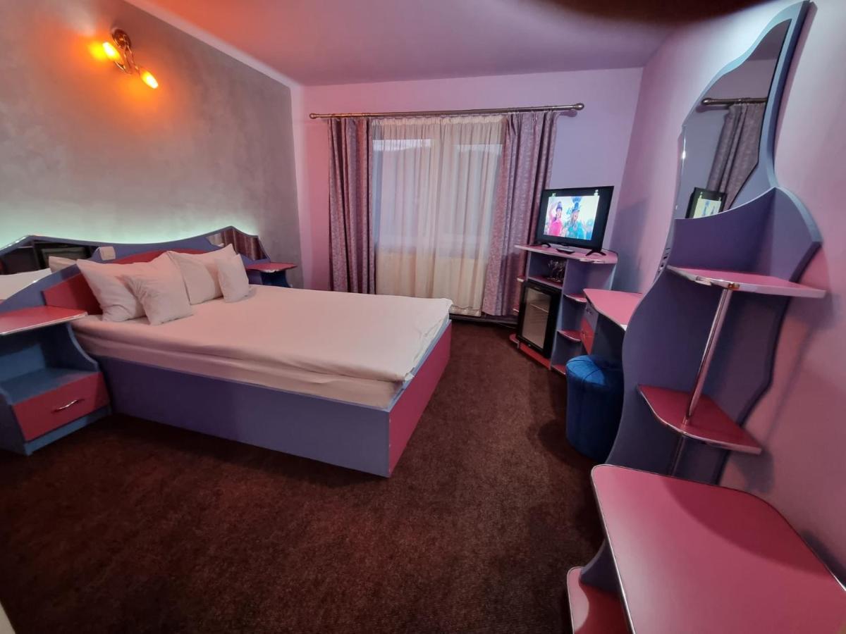 Cîmpeni Hotel Yax חדר תמונה